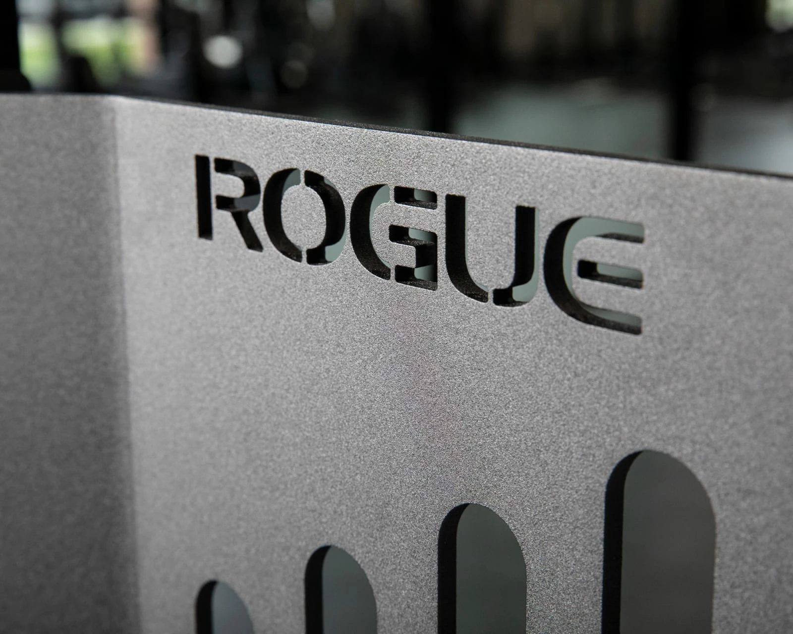 Rogue Fitness Monster Lite Chain Hanger - Image 3